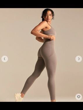 Women's Best Motion Seamless  Active Leggings in Caribou